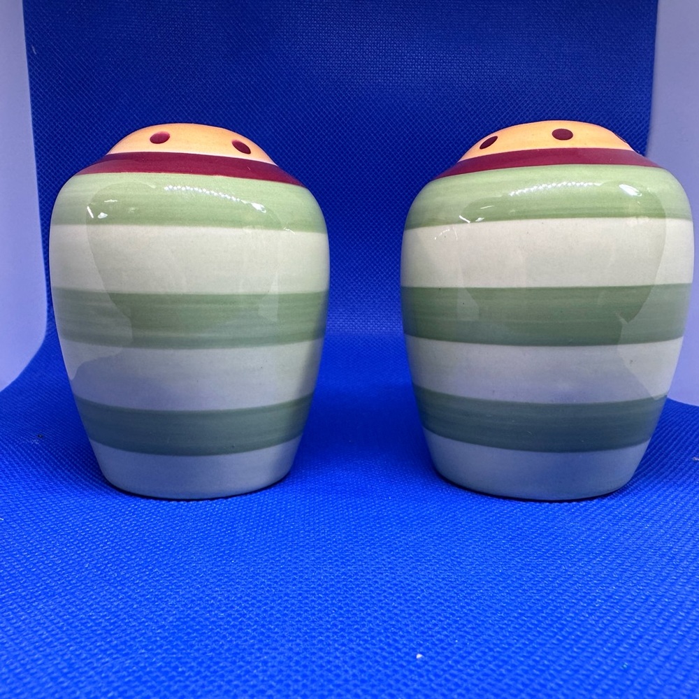 Vintage PFALTZGRAFF PISTOULET SALT & PEPPER SHAKER colorful